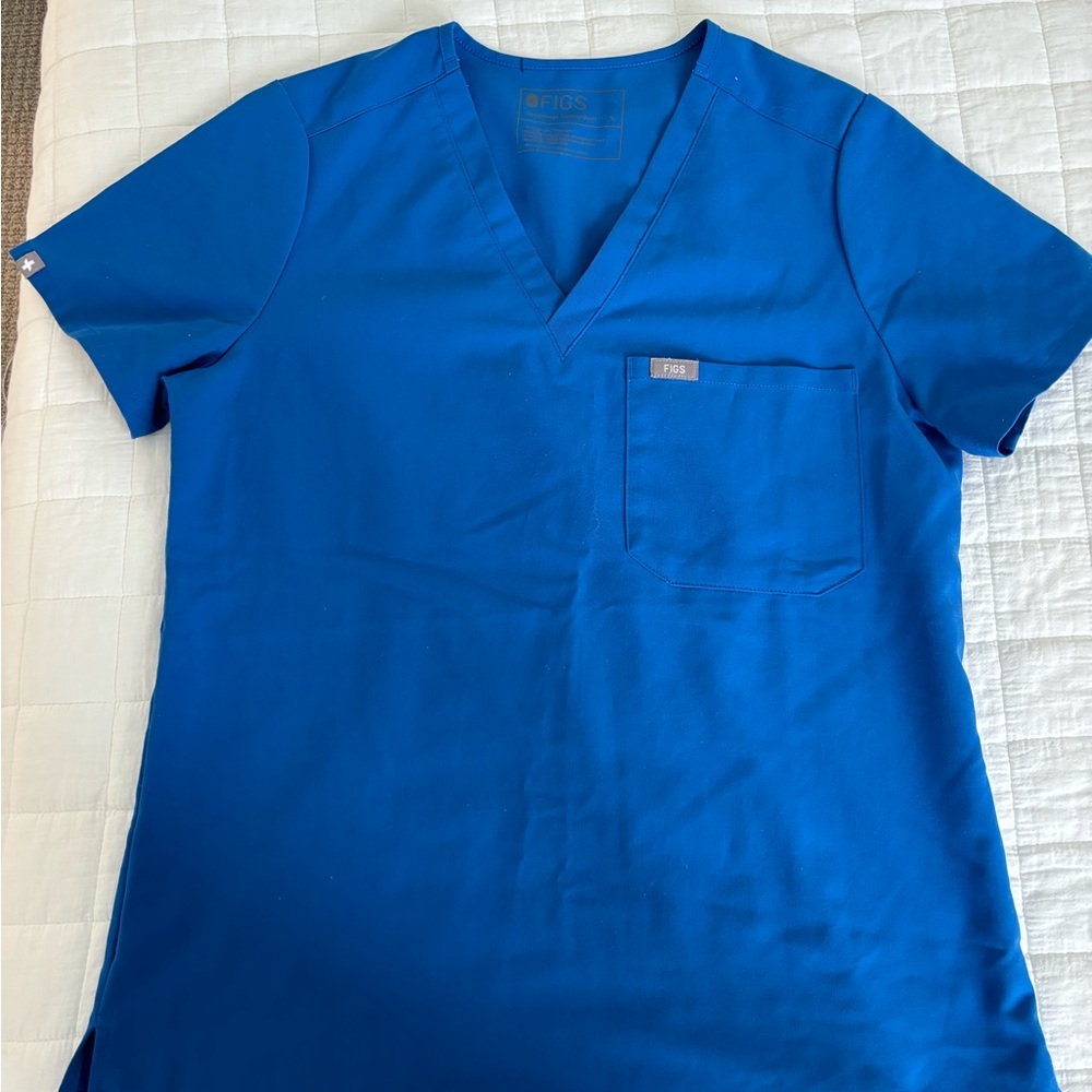 FIGS Women’s Catarina One-Pocket Scrub Top Royal Blue